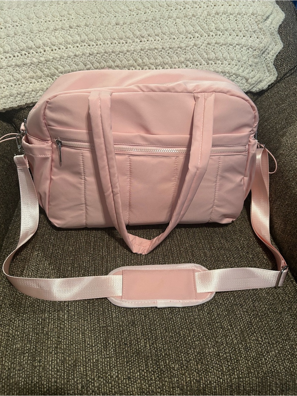 NWOT Light Pink Women's Weekender Bag with Detachable Strap